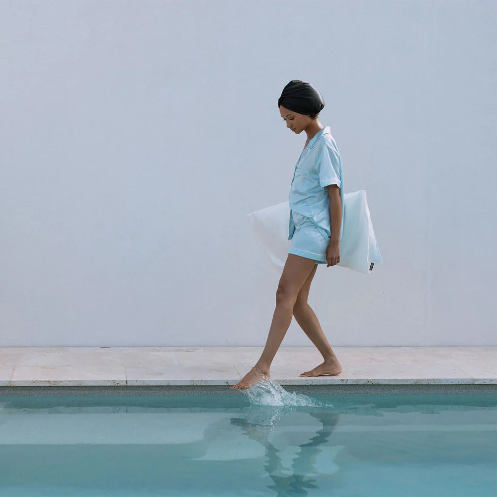 Silk bonnet